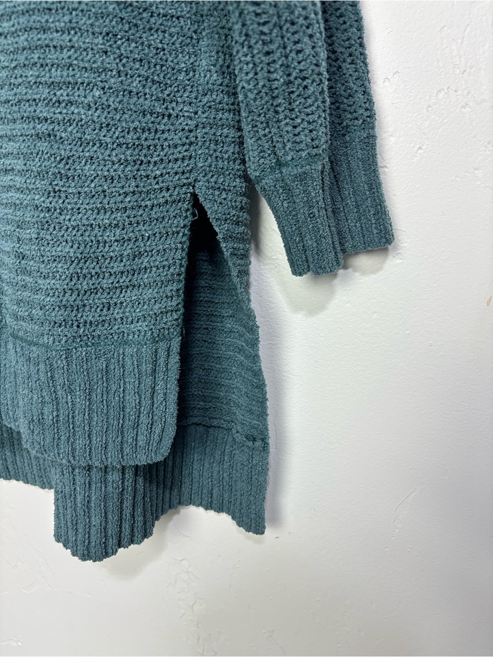 American Eagle Blue Teal Solid V-Neck Ribbed Knit Pullover Sweater Women's XS/S - Picture 2 of 8